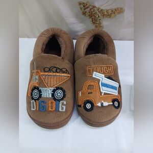 Ailvyang Slippers Size 21- US 5.5toddler) Construction